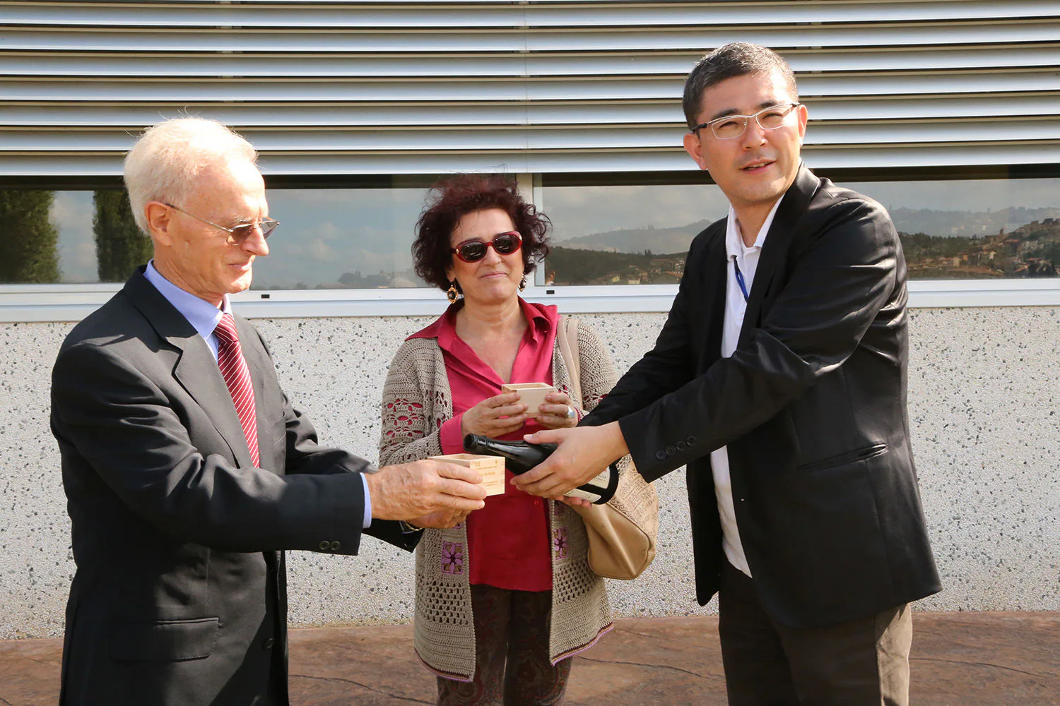 OIKOS CON TOA IN GIAPPONE