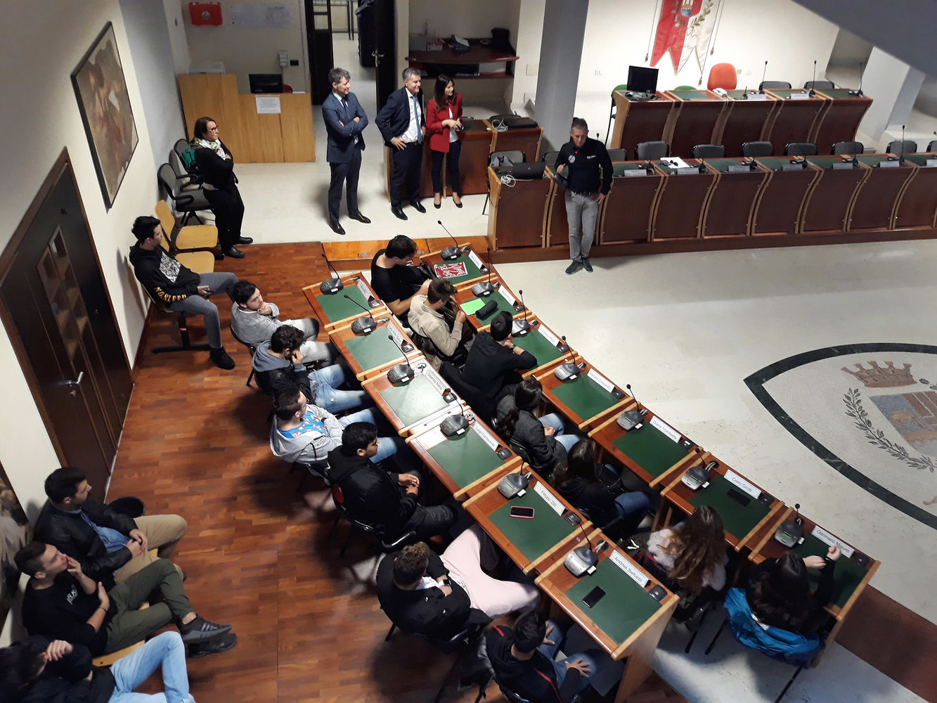 太阳能汽车Emilia 4抵达里米尼 