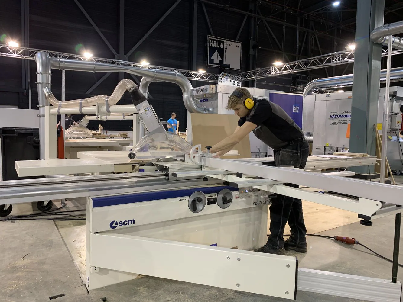 The finalists of WorldSkills Netherlands play it out with a "Maestro" stroke